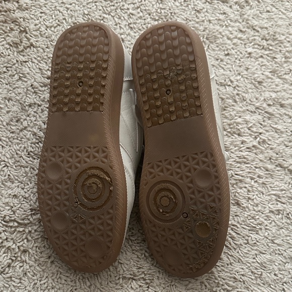 EUC size 7 DV by Dolce Vita White Sneakers - Picture 8 of 9